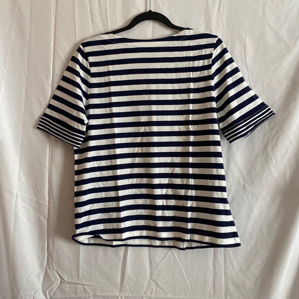 Apple seeds, blouse